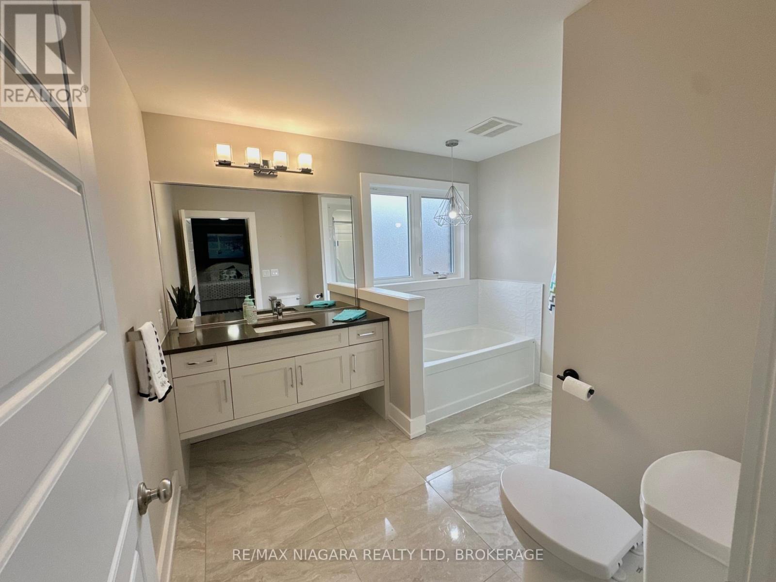 30 RENFIELD STREET - 13