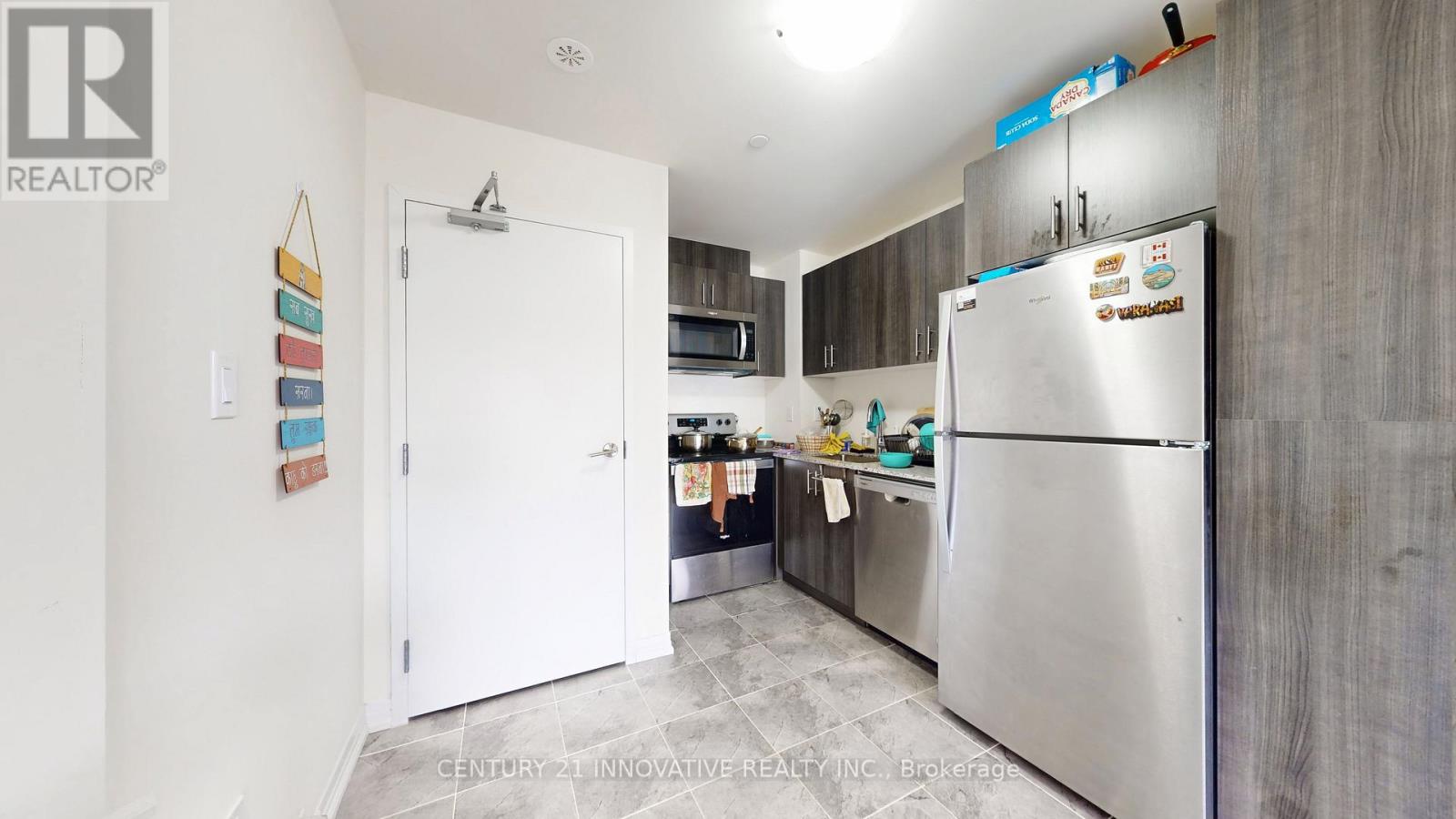 #43 30 LIBEN WAY - 19