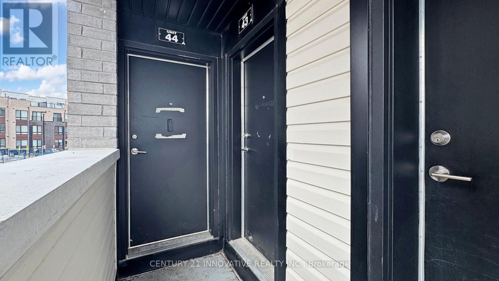 #43 30 LIBEN WAY - 12