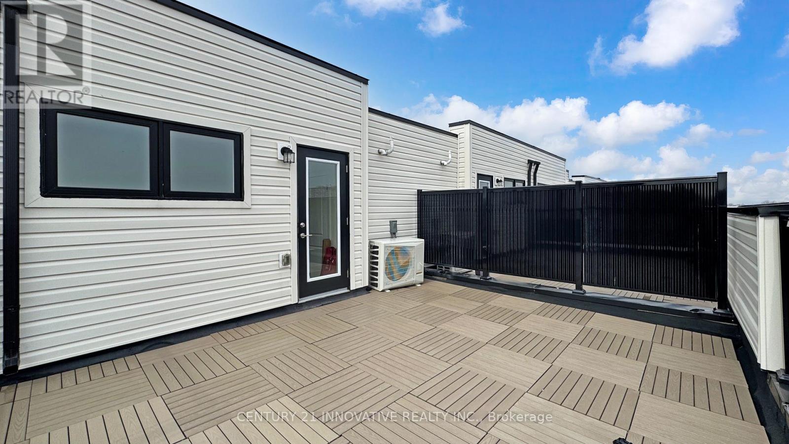 #43 30 LIBEN WAY - 34