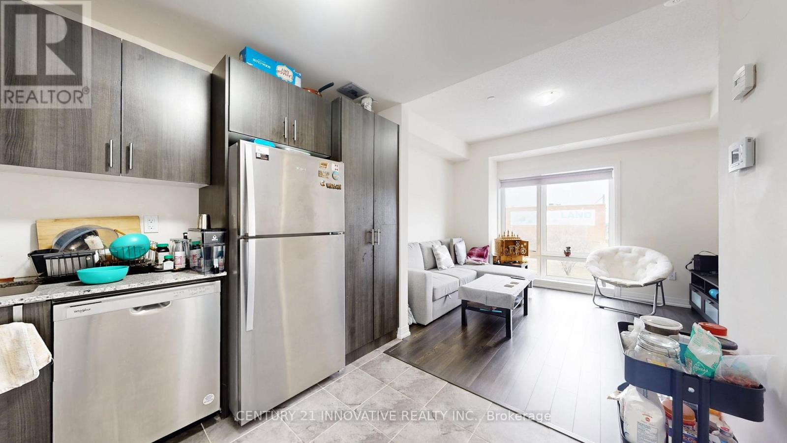 #43 30 LIBEN WAY - 21