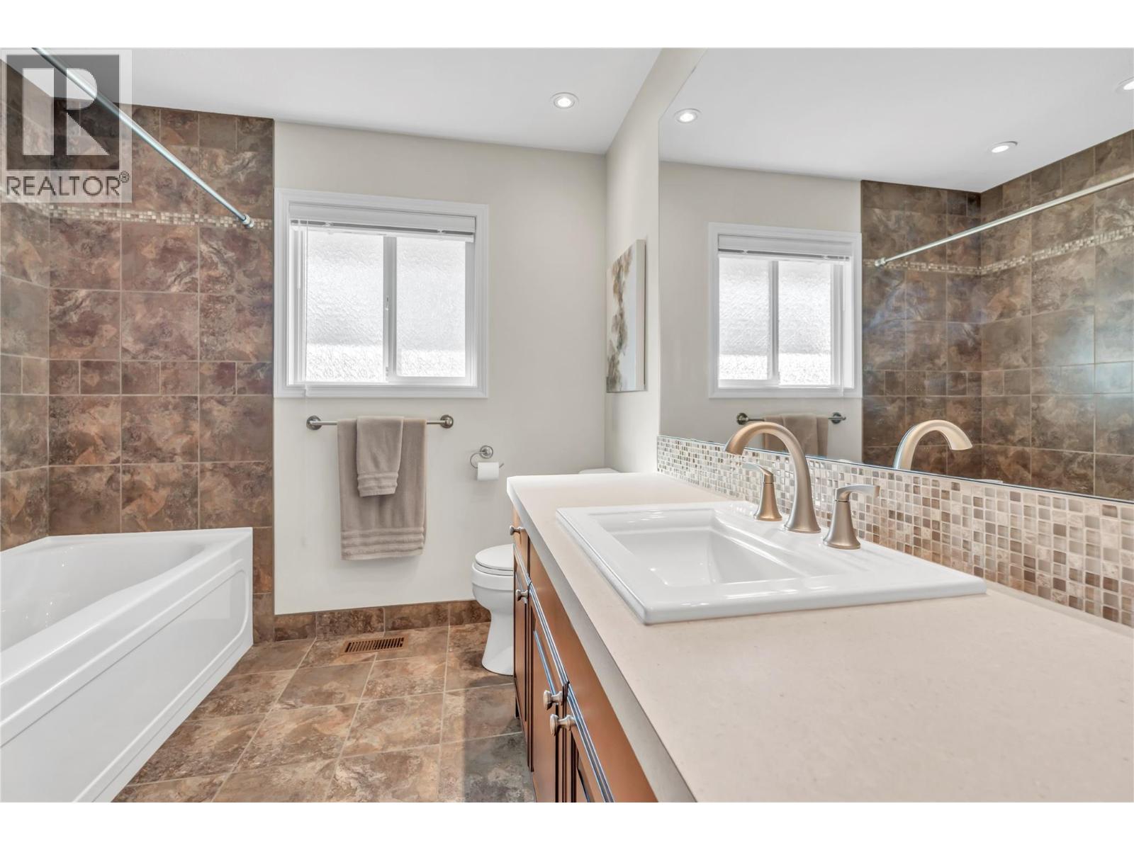 184 ASH Place, Penticton