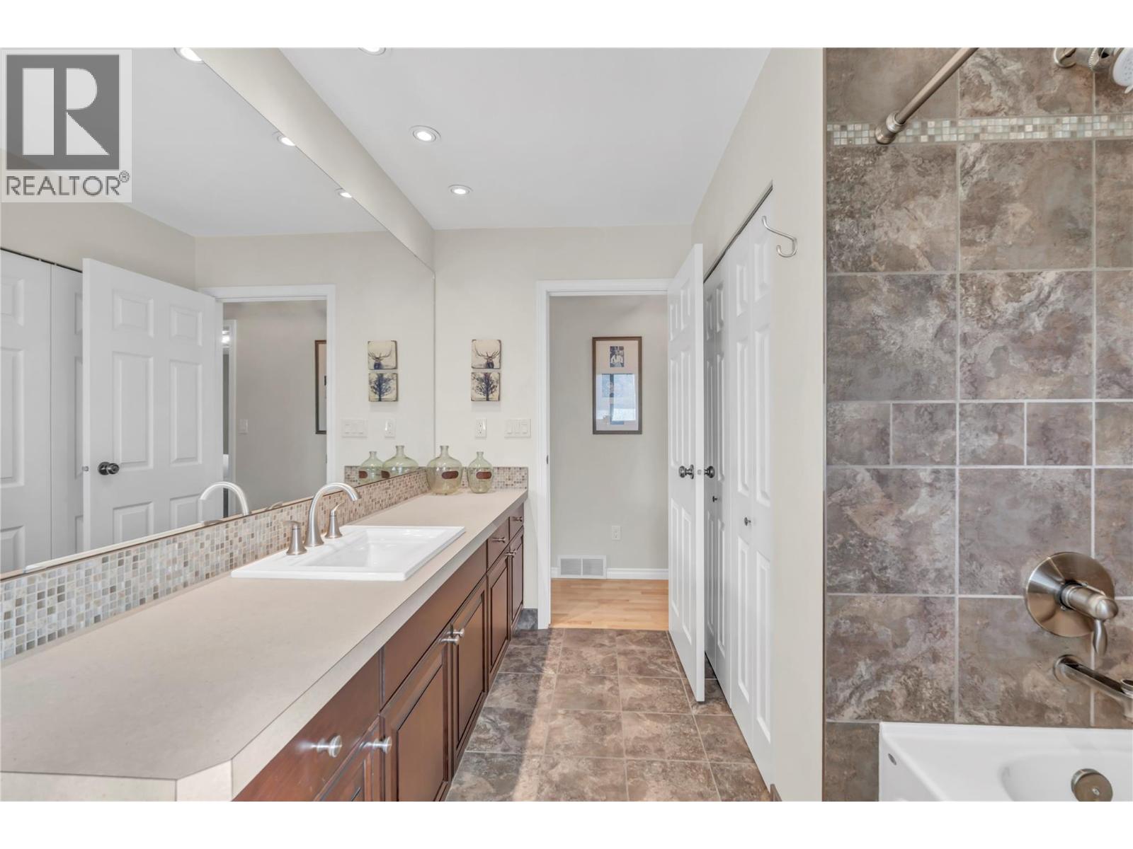 184 ASH Place, Penticton