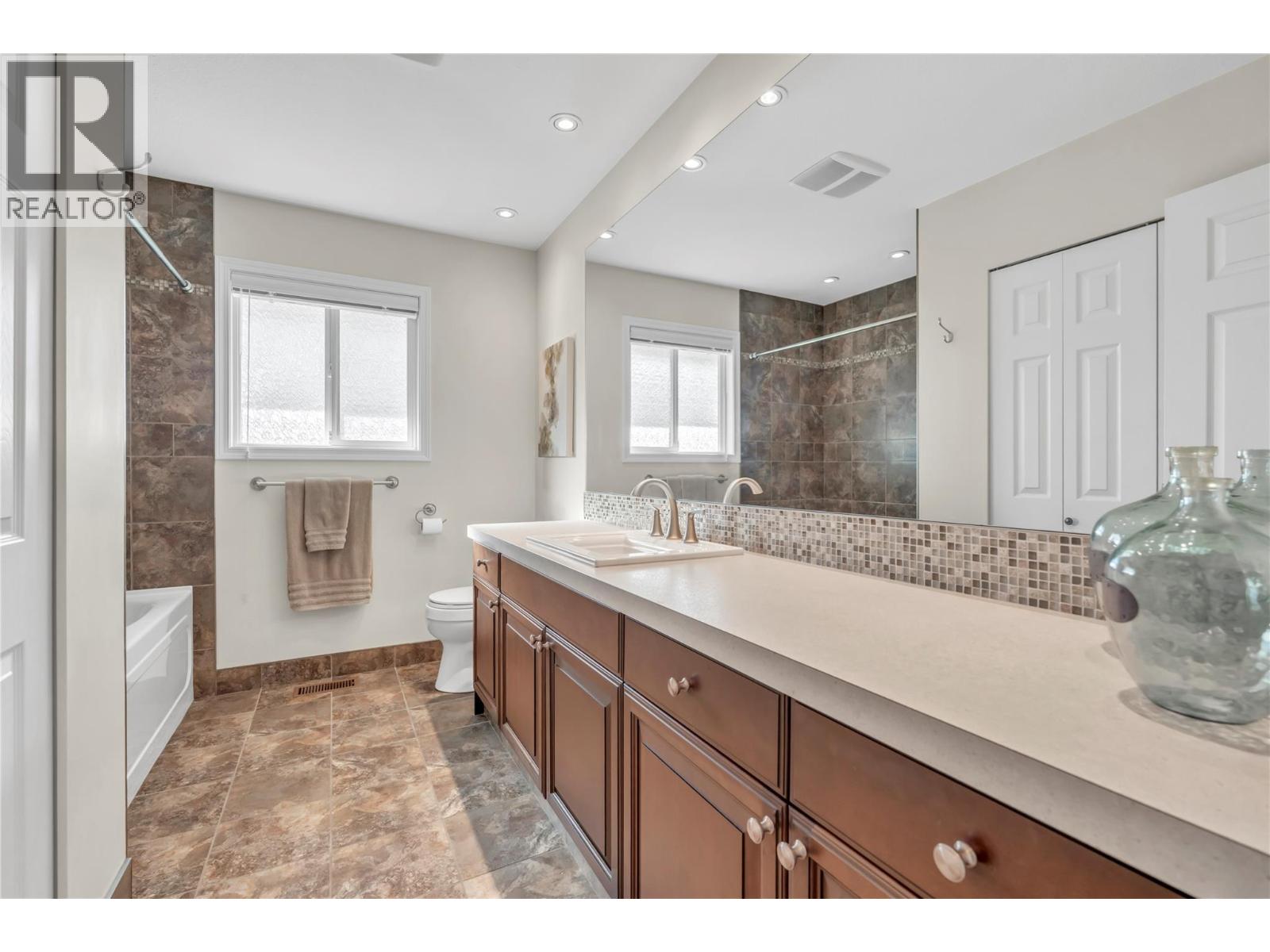 184 ASH Place, Penticton