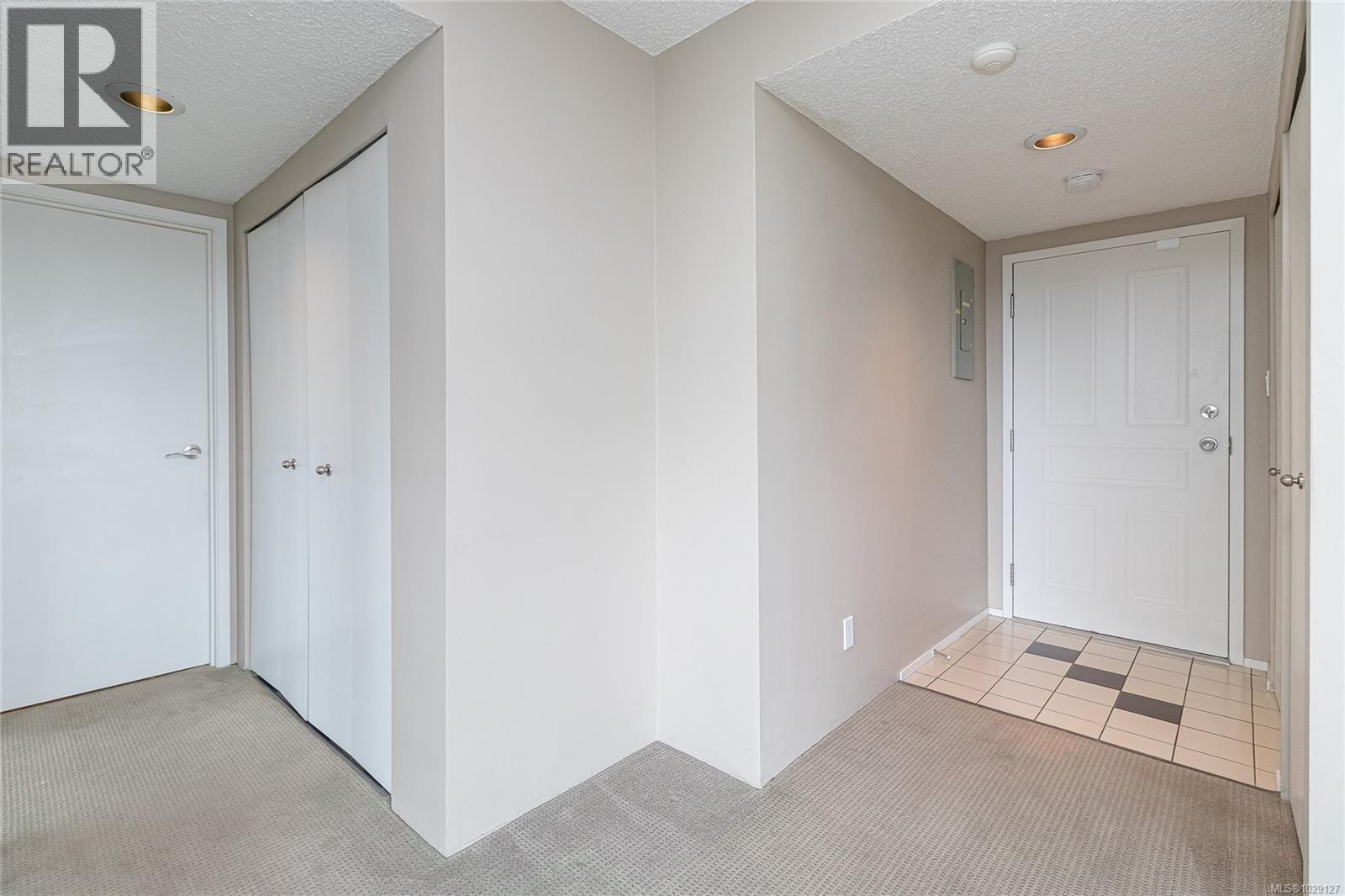 #301 9805 SECOND ST - 3