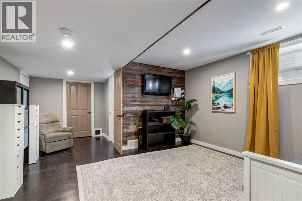 Single Family House for Sale in  Cranberry Place SE Cranston Calgary 