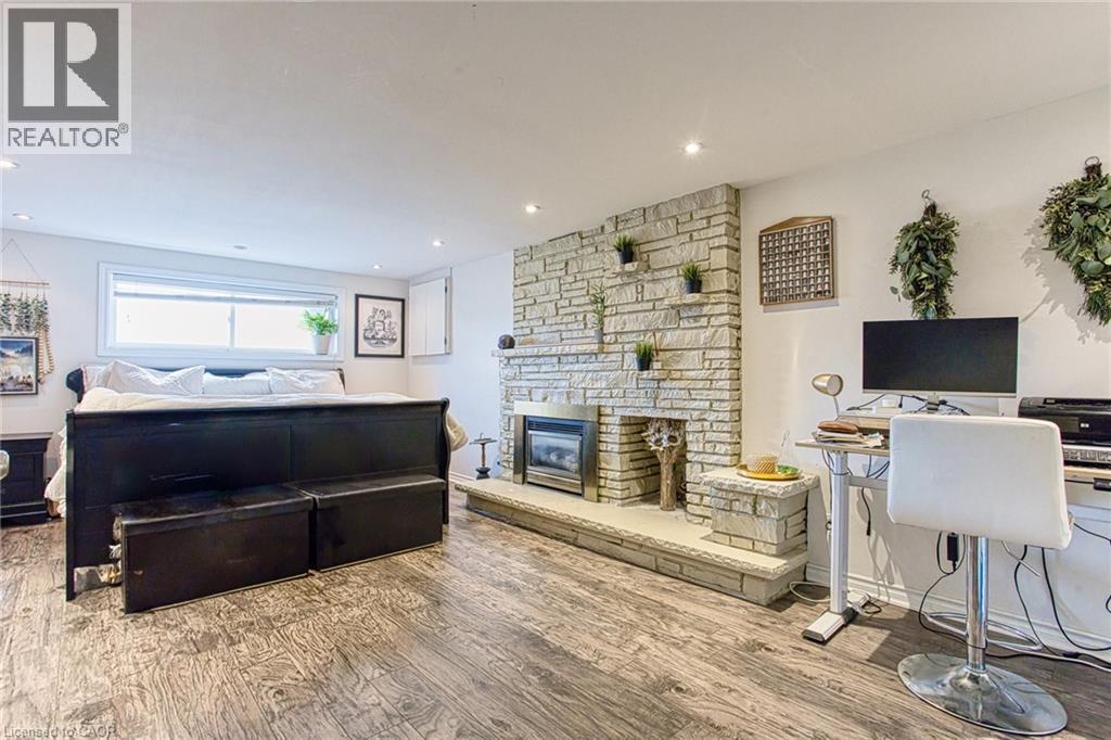 3 ELVIA Court - 19