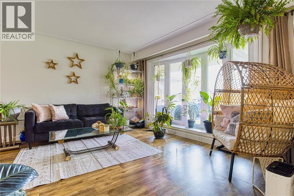3 ELVIA Court - 7