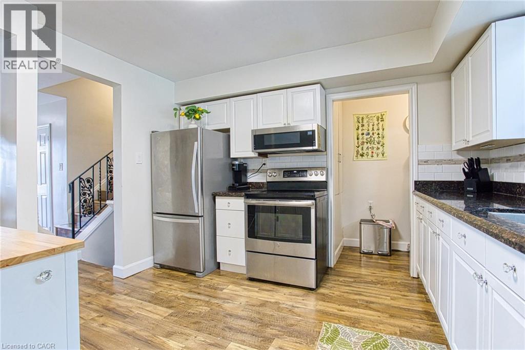 3 ELVIA Court - 9