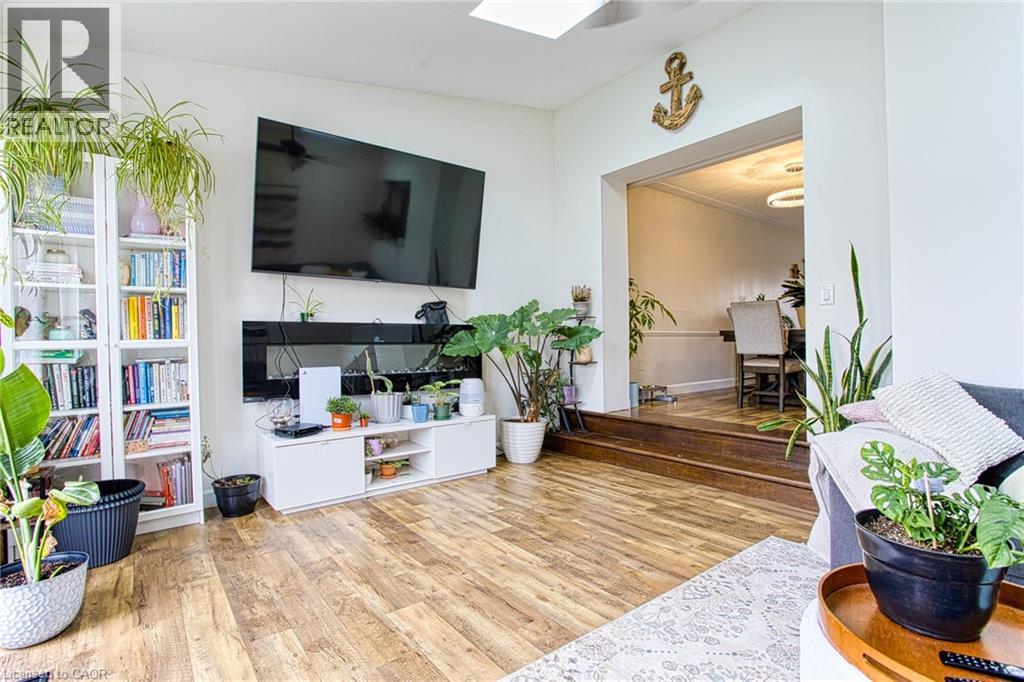 3 ELVIA Court - 14