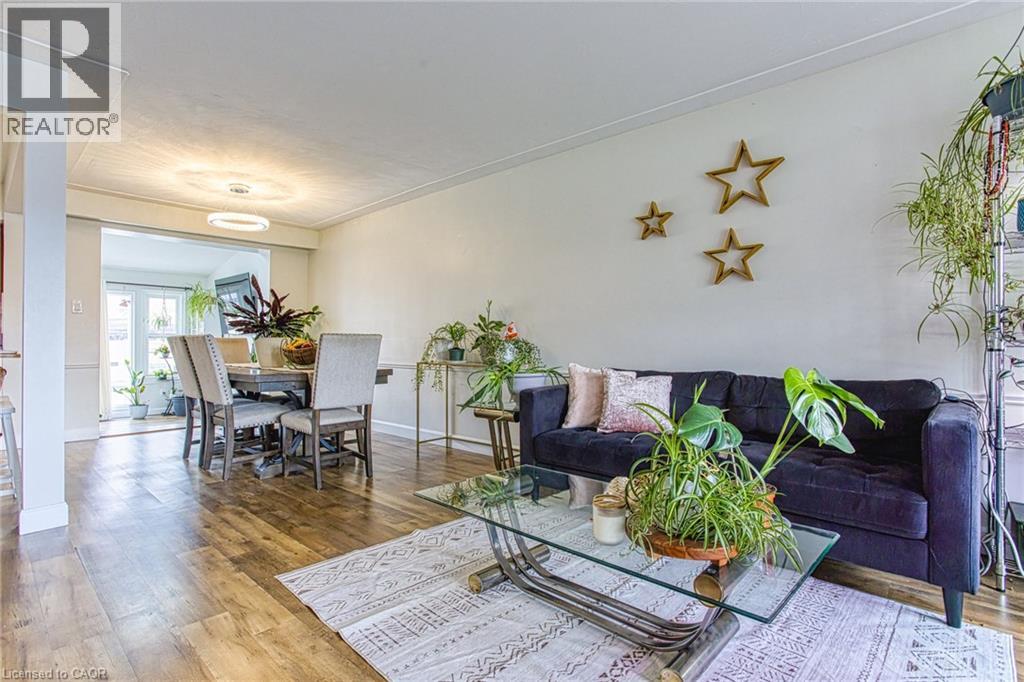 3 ELVIA Court - 6