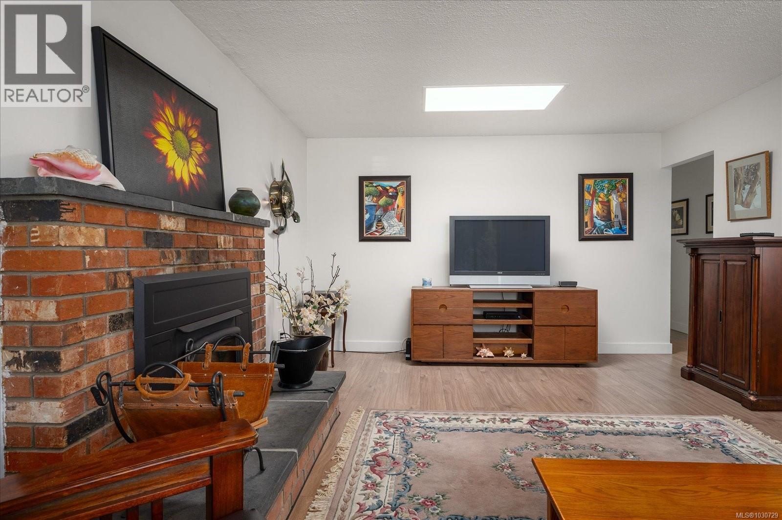4193 Clubhouse Dr - 8