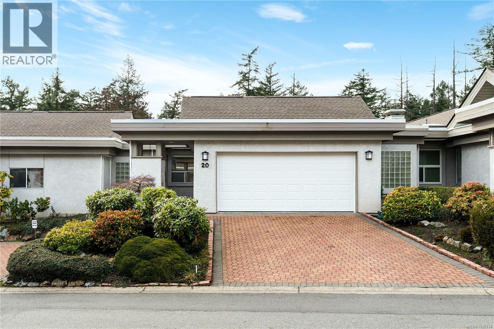 20 928 Bearwood Lane, Saanich