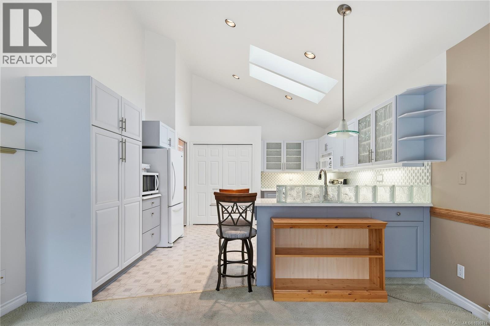 #20 928 BEARWOOD LANE - 14