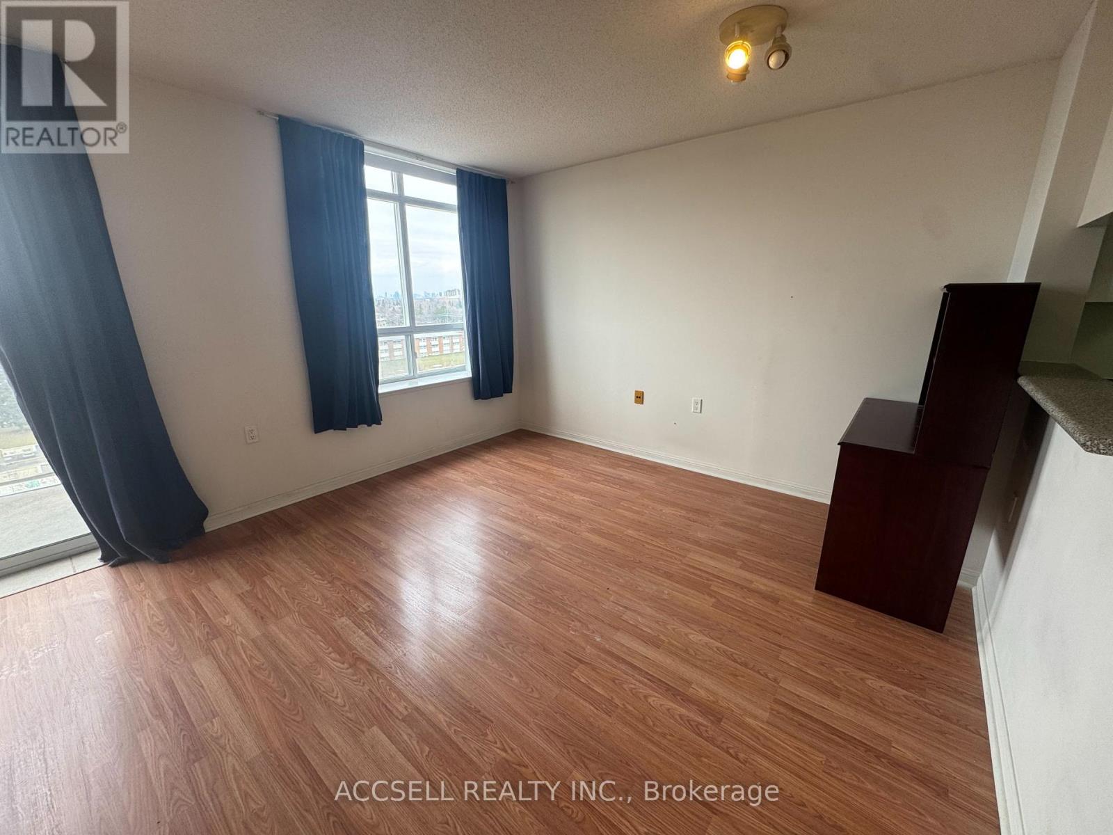 #1008 650 LAWRENCE AVENUE W - 6