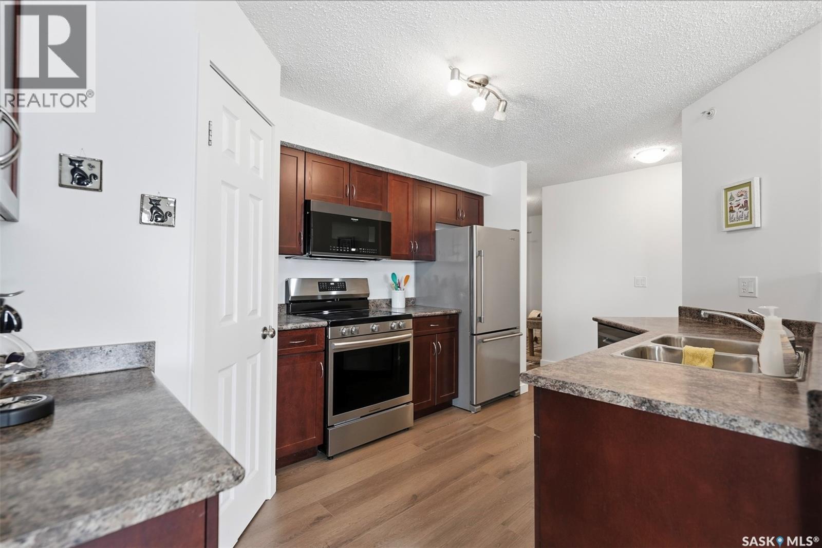 Single Family House High rise for Sale in   Lowe ROAD Saskatoon 