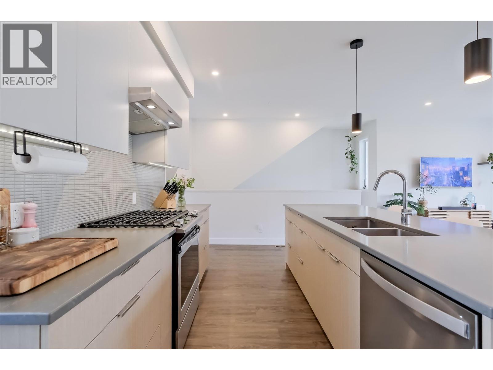 3719 Woodsdale Road Unit# 4, Lake Country