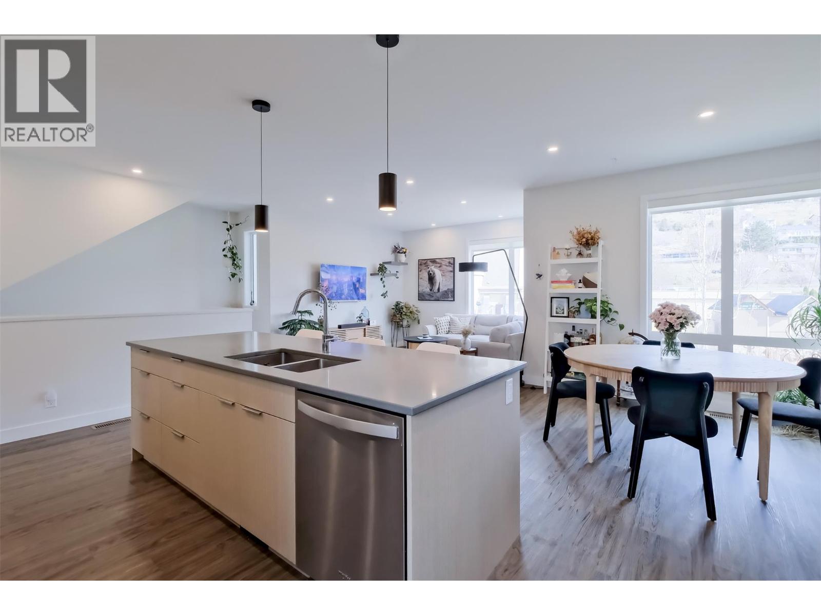 3719 Woodsdale Road Unit# 4, Lake Country