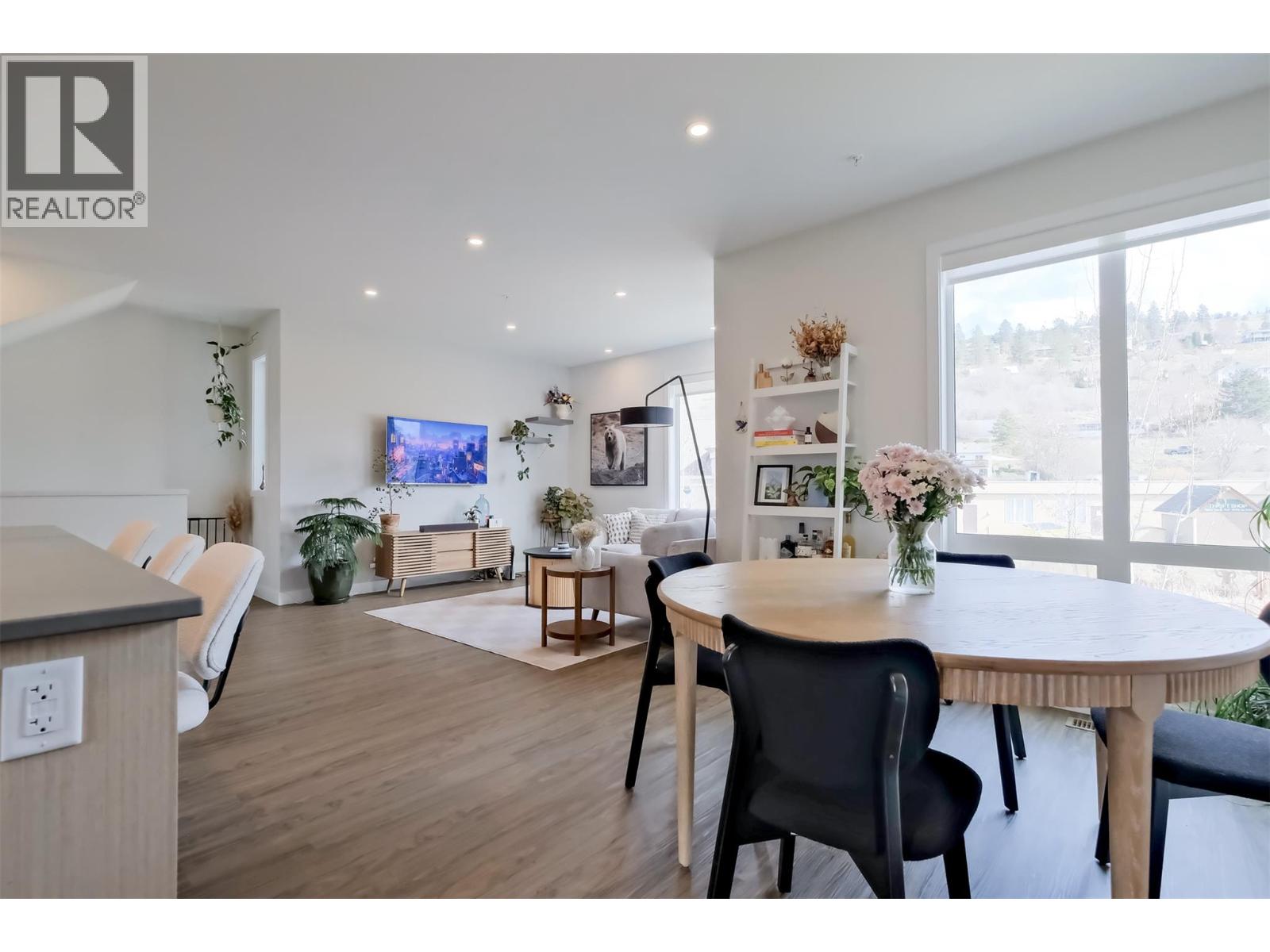 3719 Woodsdale Road Unit# 4, Lake Country