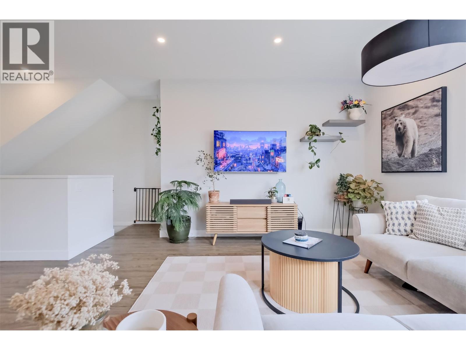 3719 Woodsdale Road Unit# 4, Lake Country