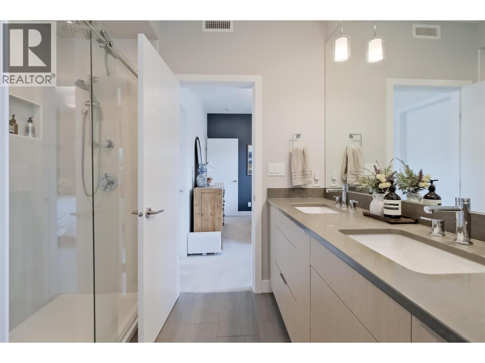 3719 Woodsdale Road Unit# 4, Lake Country