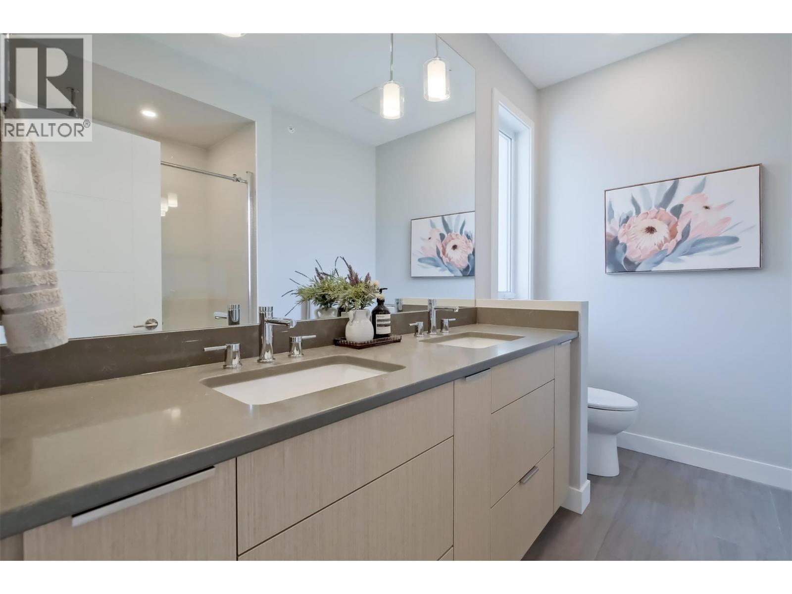 3719 Woodsdale Road Unit# 4, Lake Country