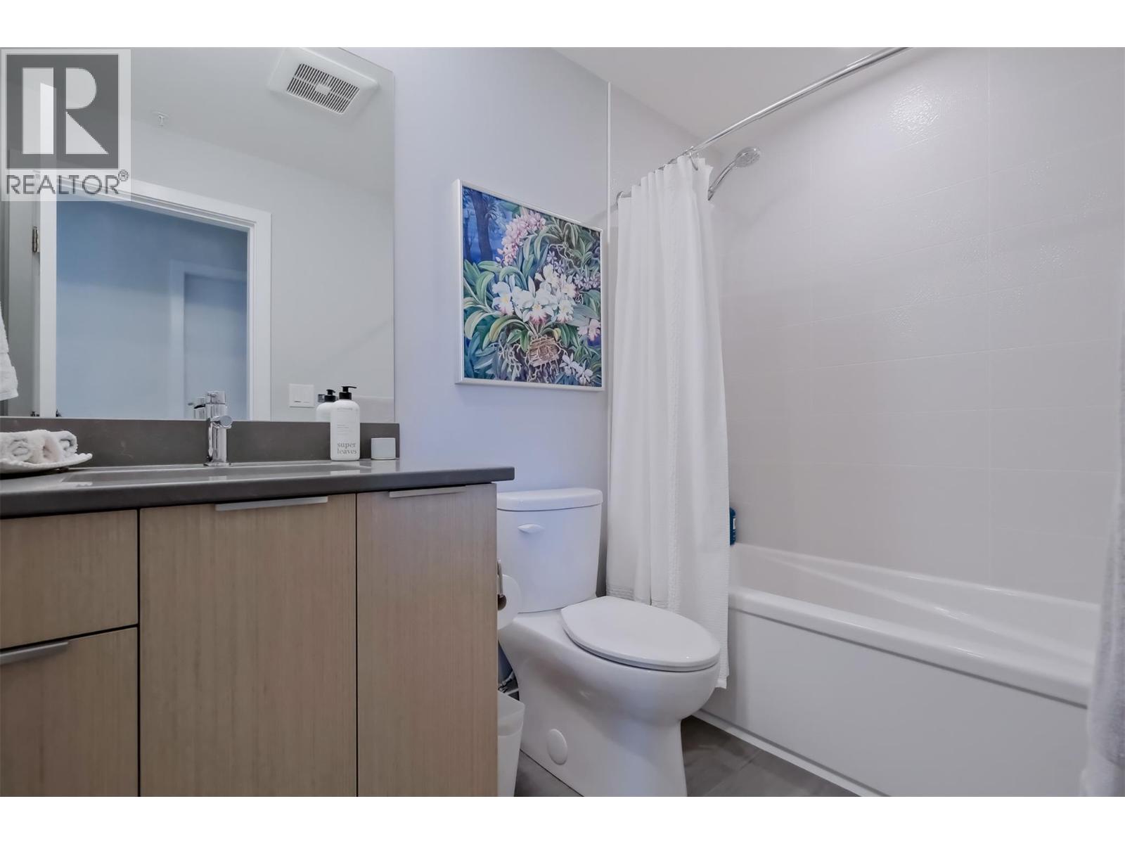 3719 Woodsdale Road Unit# 4, Lake Country