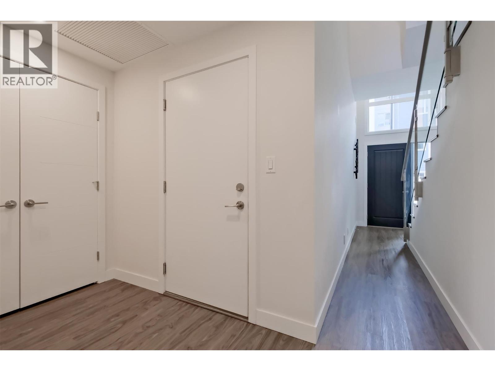 3719 Woodsdale Road Unit# 4, Lake Country