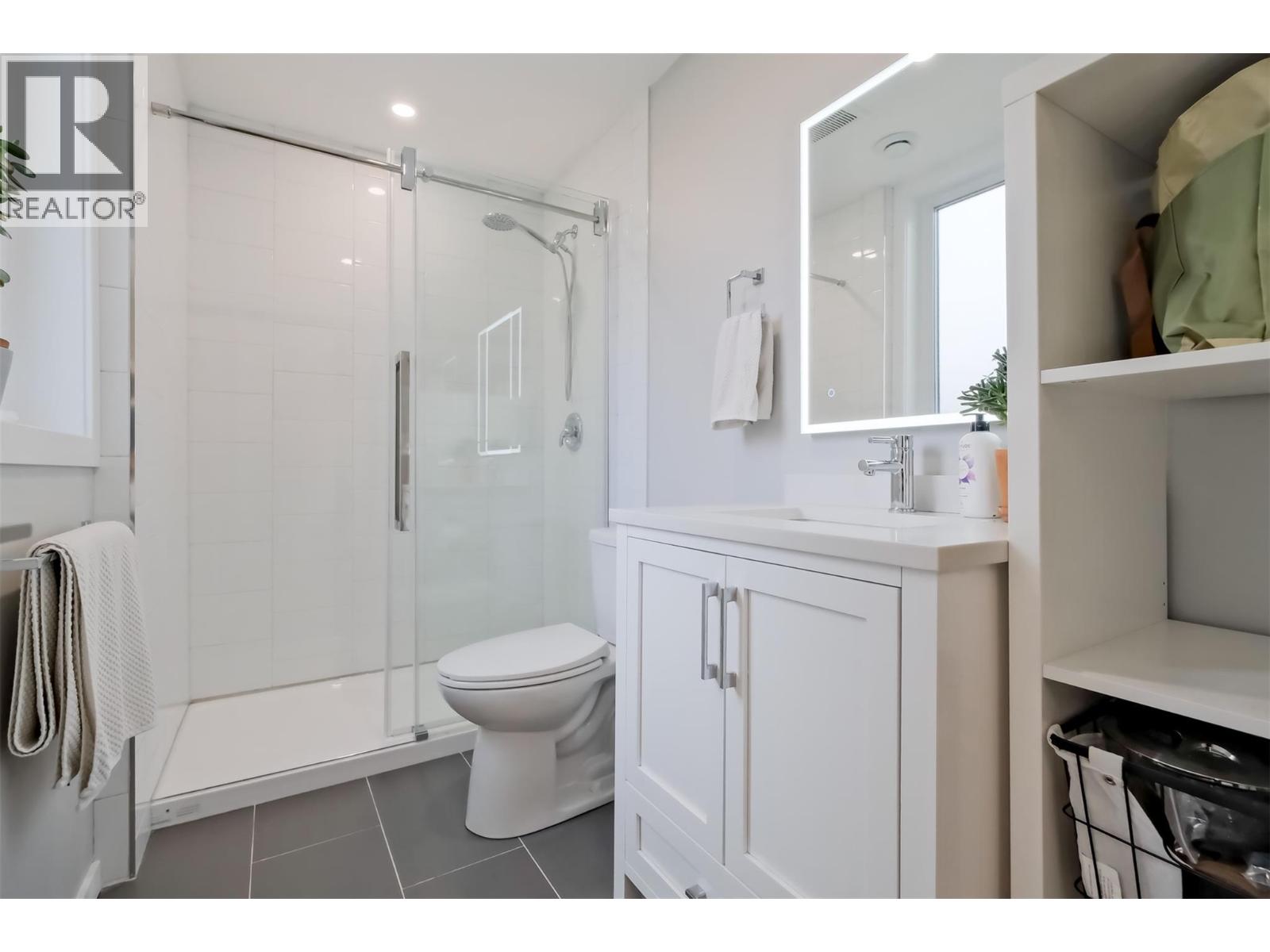 3719 Woodsdale Road Unit# 4, Lake Country