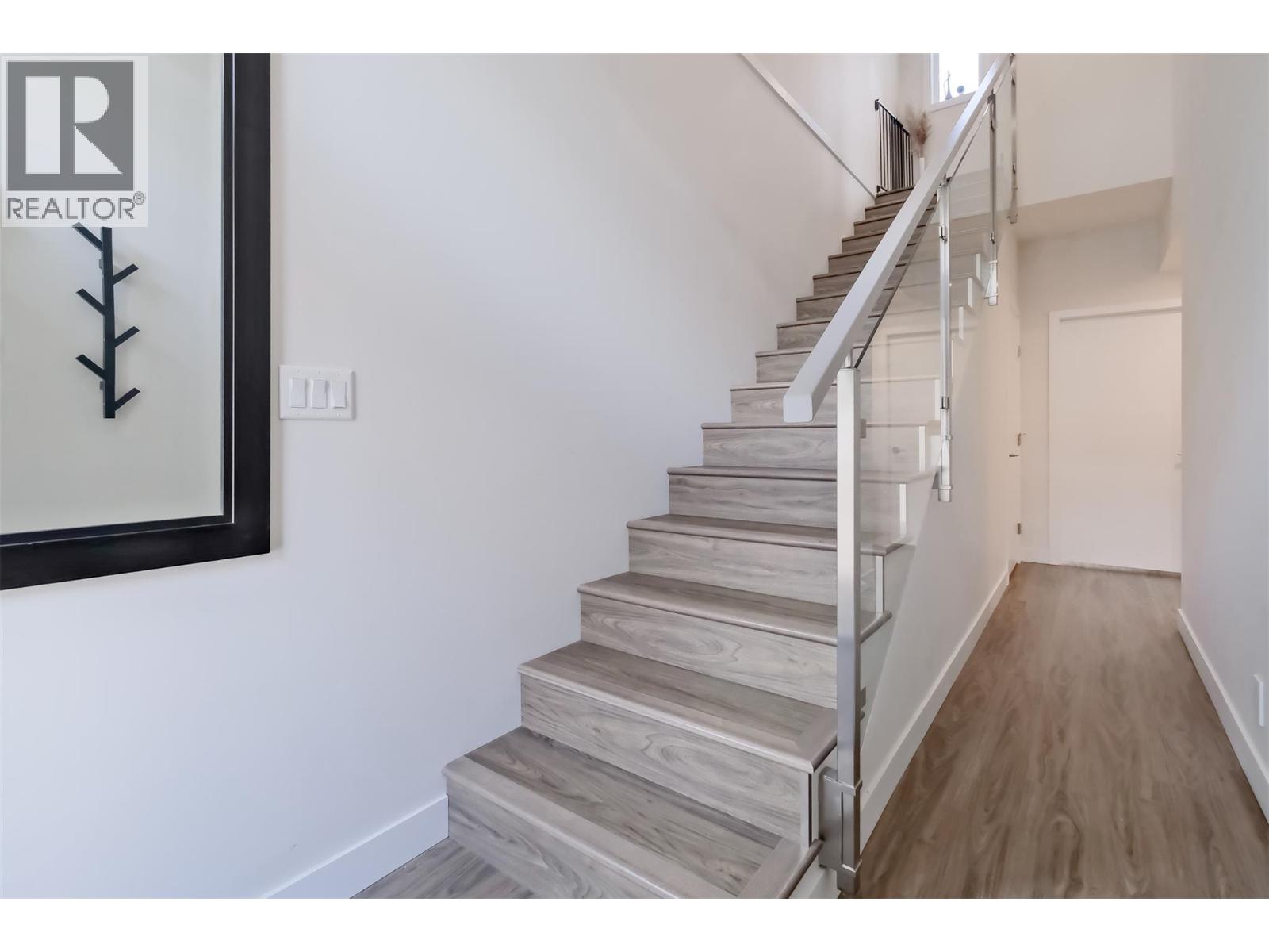 3719 Woodsdale Road Unit# 4, Lake Country