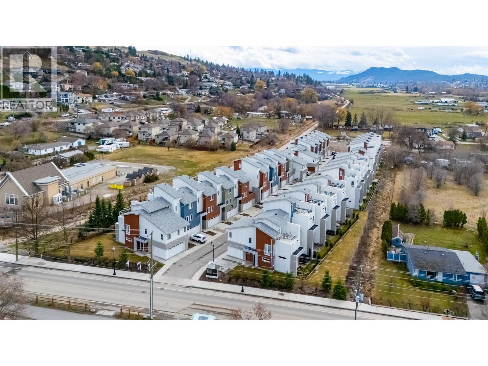 3719 Woodsdale Road Unit# 4, Lake Country