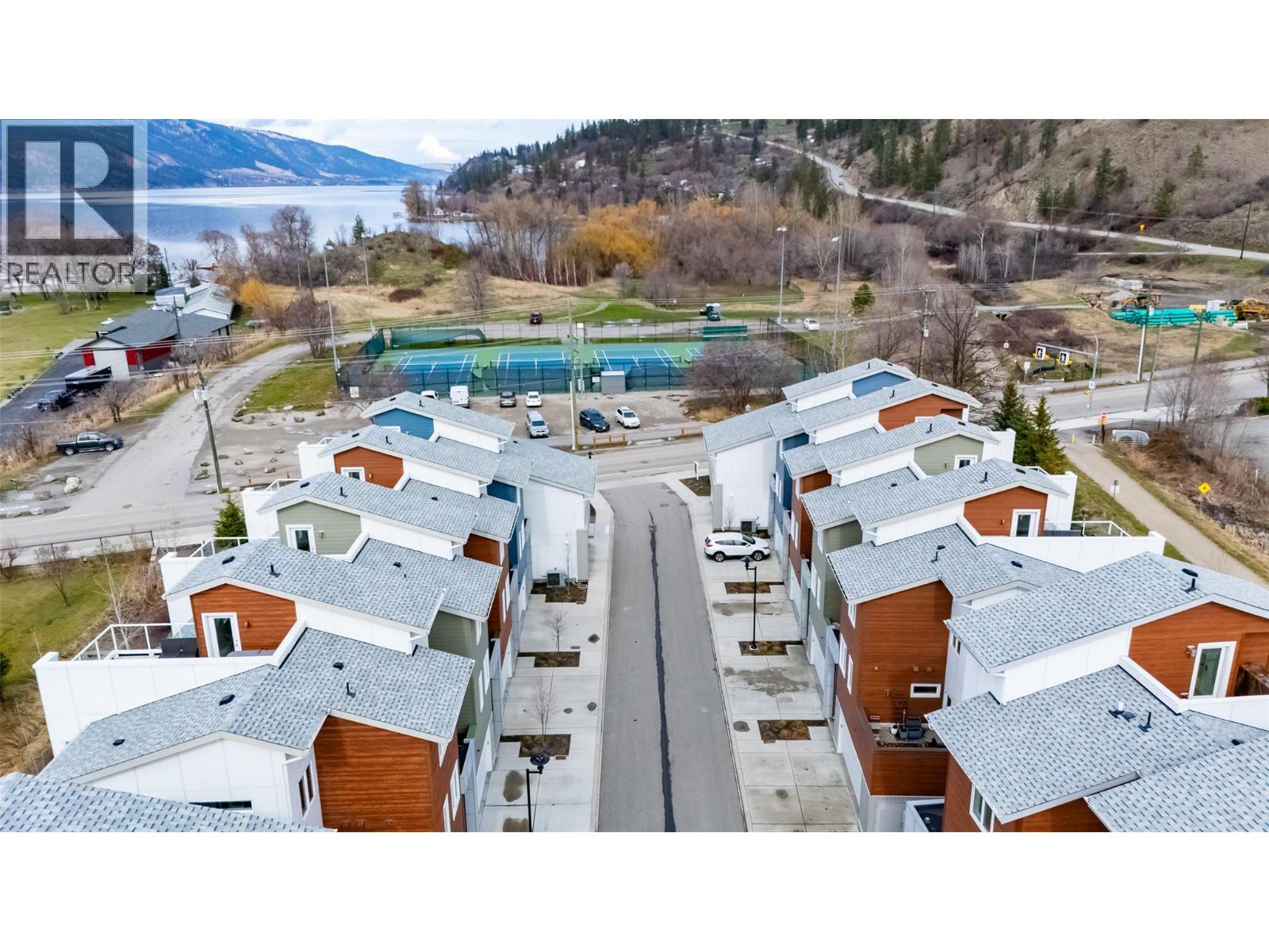 3719 Woodsdale Road Unit# 4, Lake Country