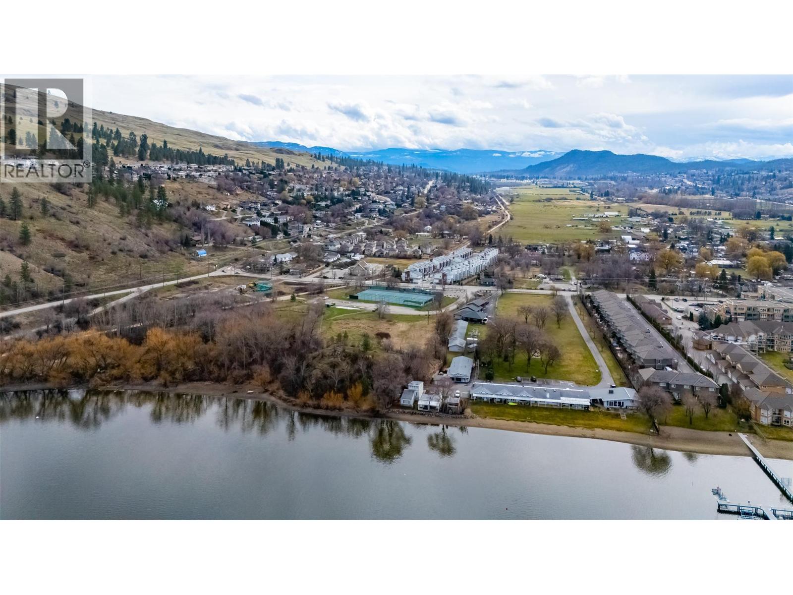 3719 Woodsdale Road Unit# 4, Lake Country