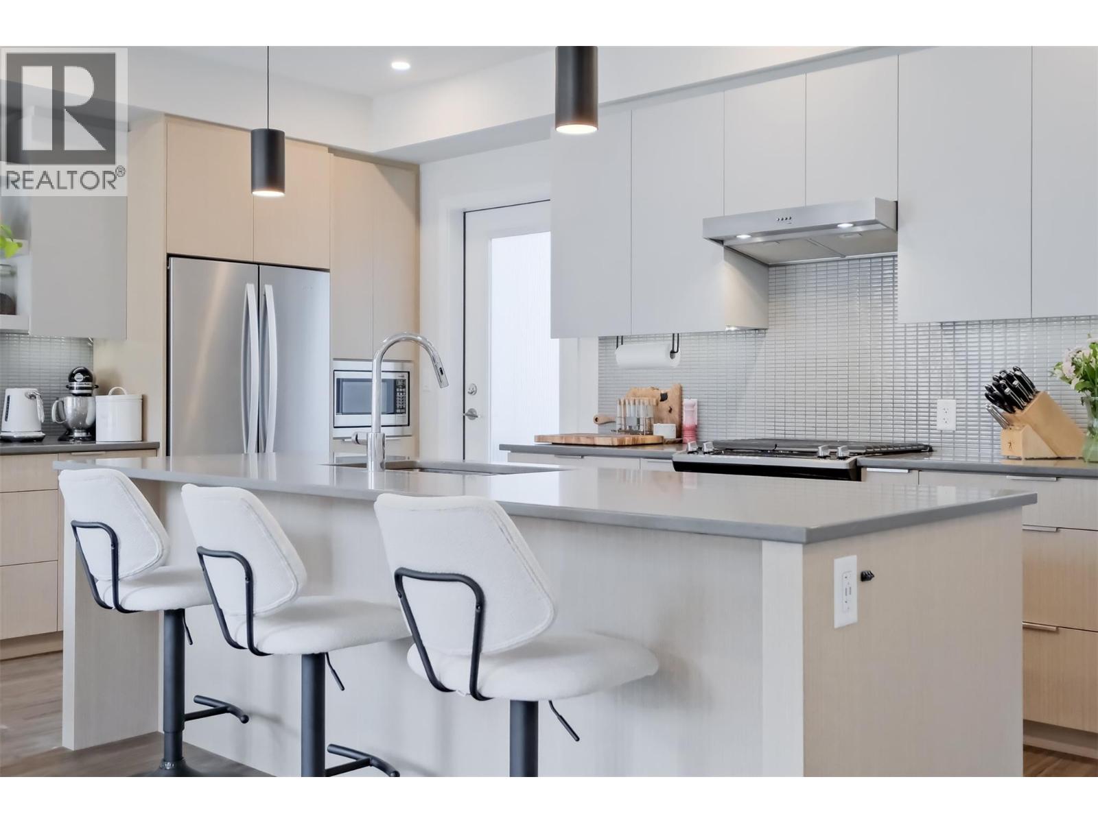 3719 Woodsdale Road Unit# 4, Lake Country