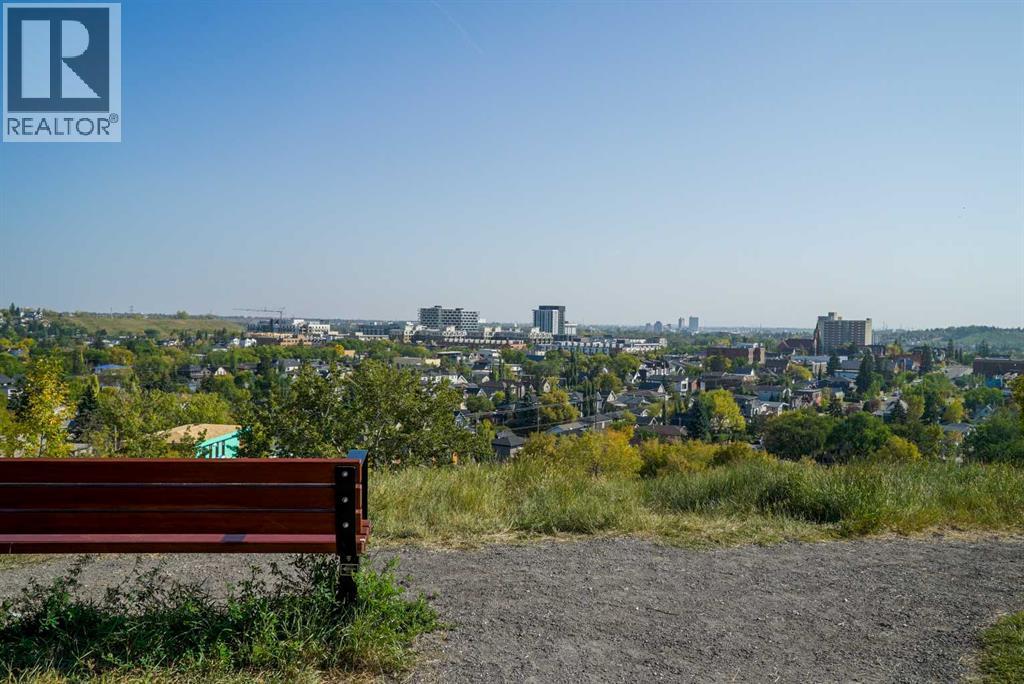 Single Family House for Sale in    Avenue NE Renfrew Calgary 