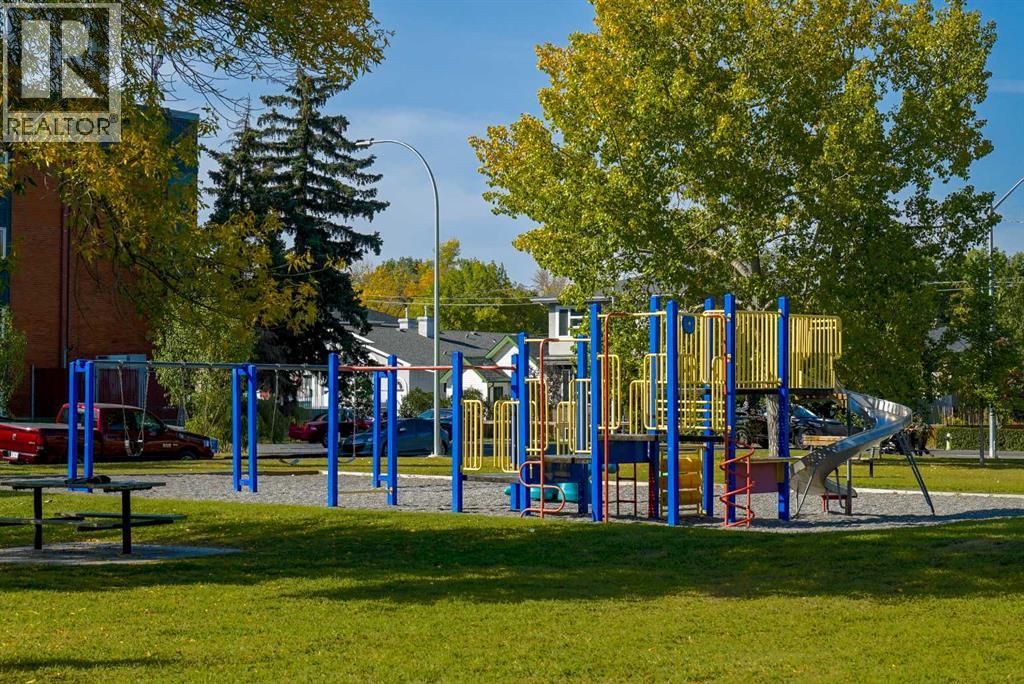 Single Family House for Sale in    Avenue NE Renfrew Calgary 