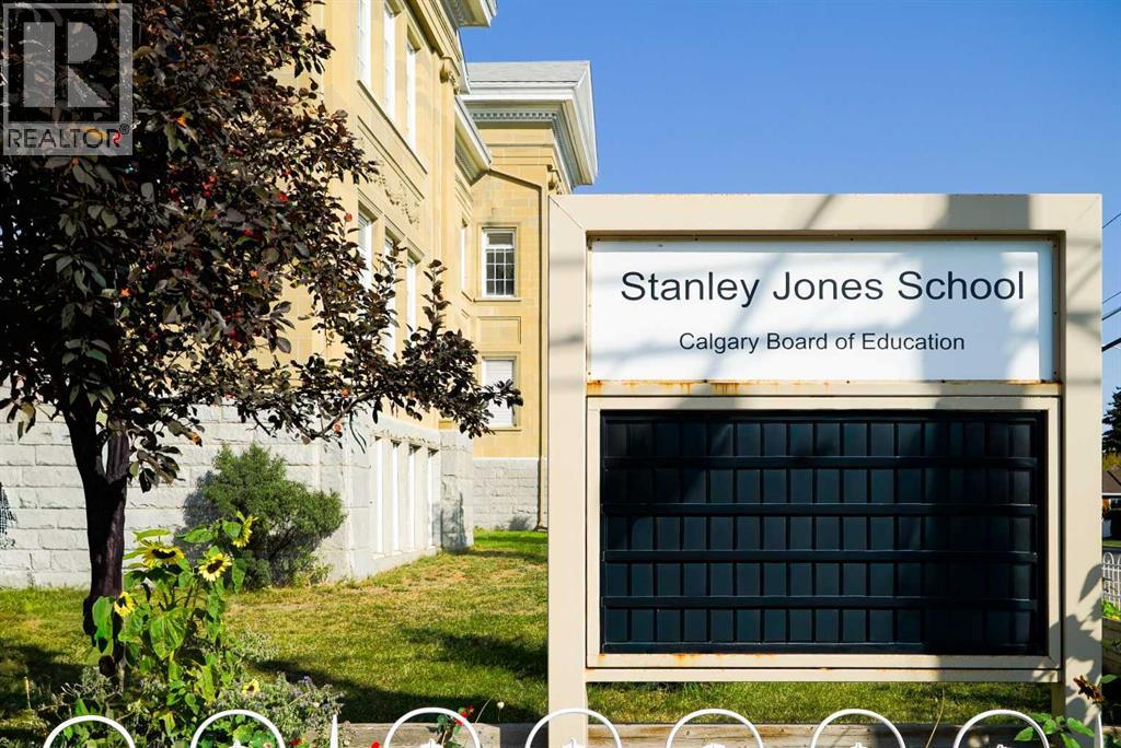 Single Family House for Sale in    Avenue NE Renfrew Calgary 