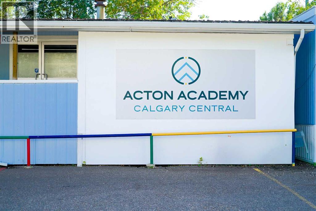 Single Family House for Sale in    Avenue NE Renfrew Calgary 