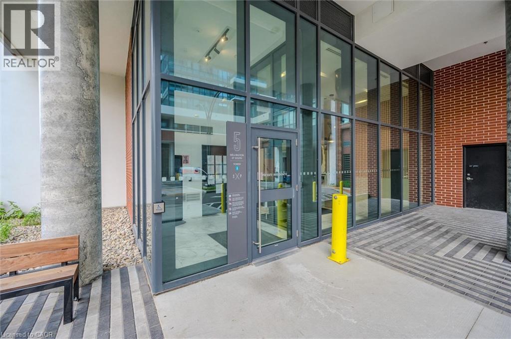 #1604 5 WELLINGTON Street S - 2