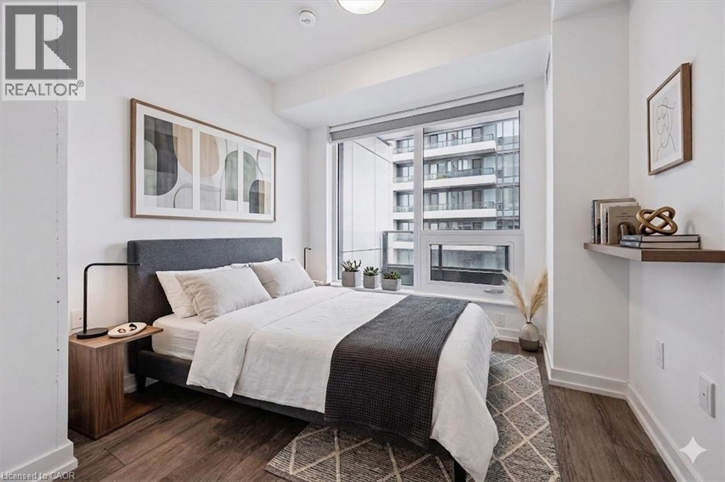 #1604 5 WELLINGTON Street S - 17