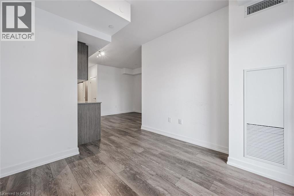 #1604 5 WELLINGTON Street S - 16