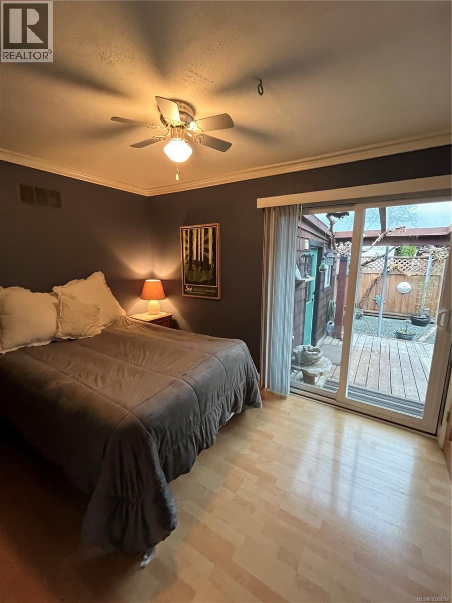 460 BUNDOCK AVE - 24