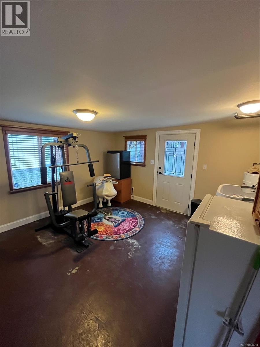 460 BUNDOCK AVE - 28