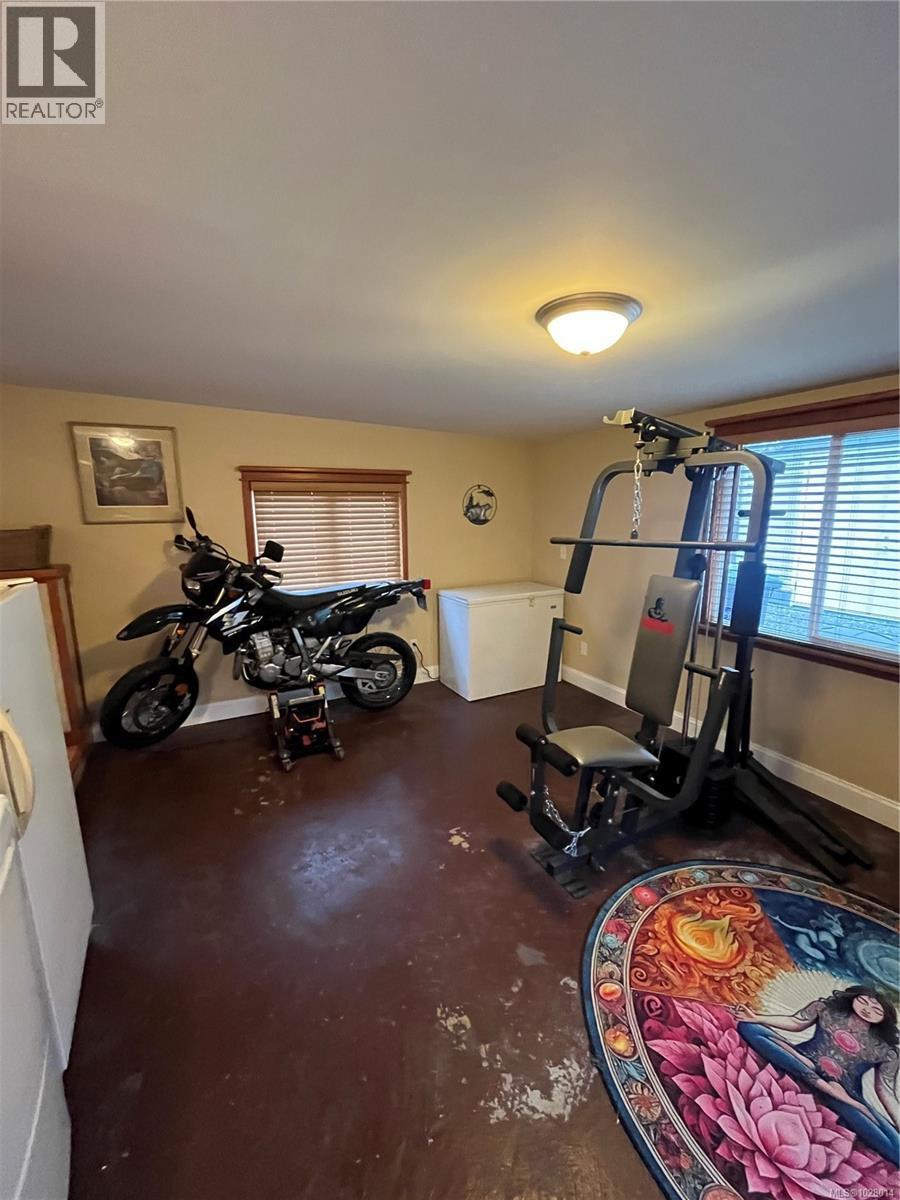 460 BUNDOCK AVE - 27