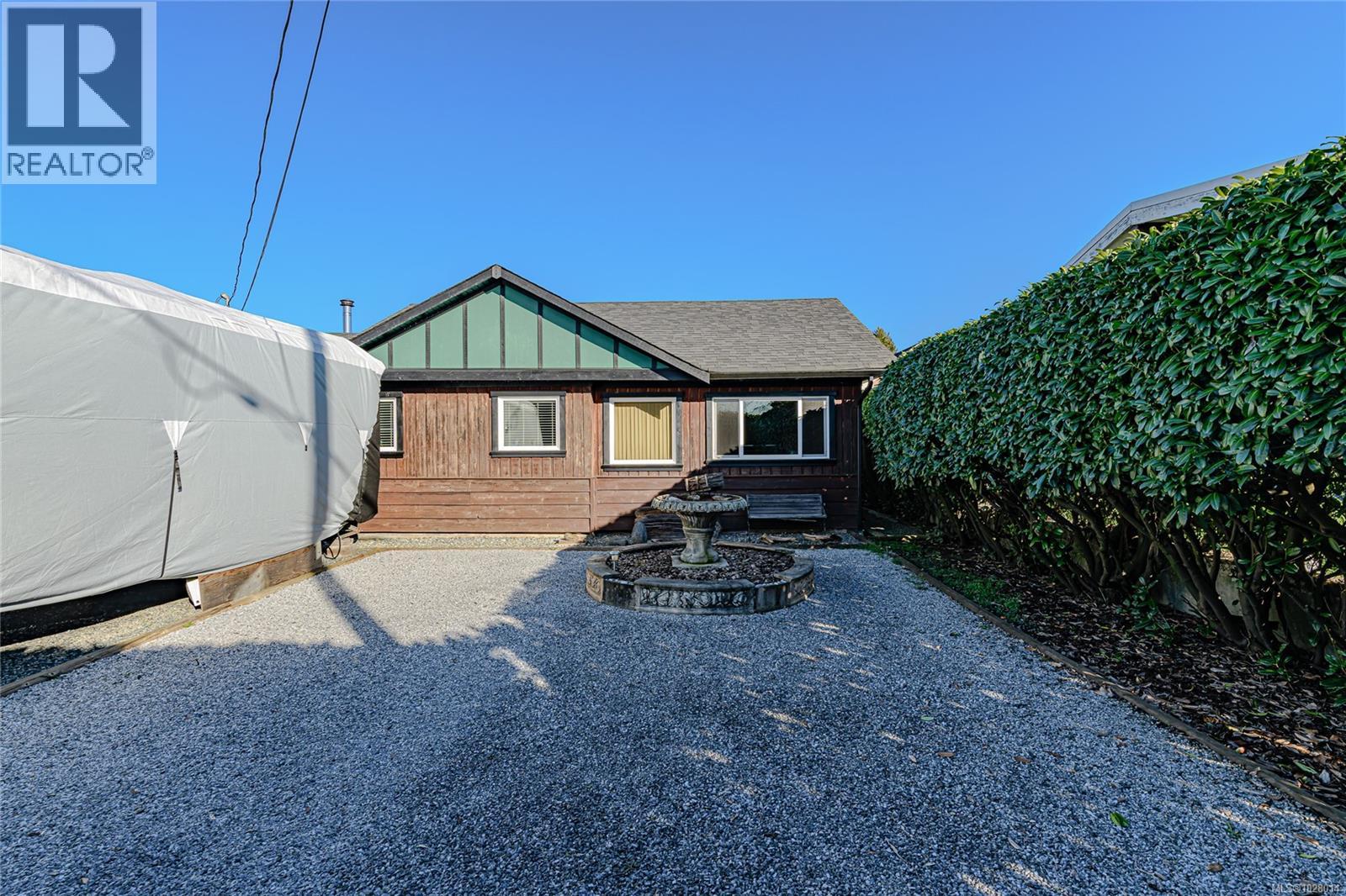 460 BUNDOCK AVE - 43