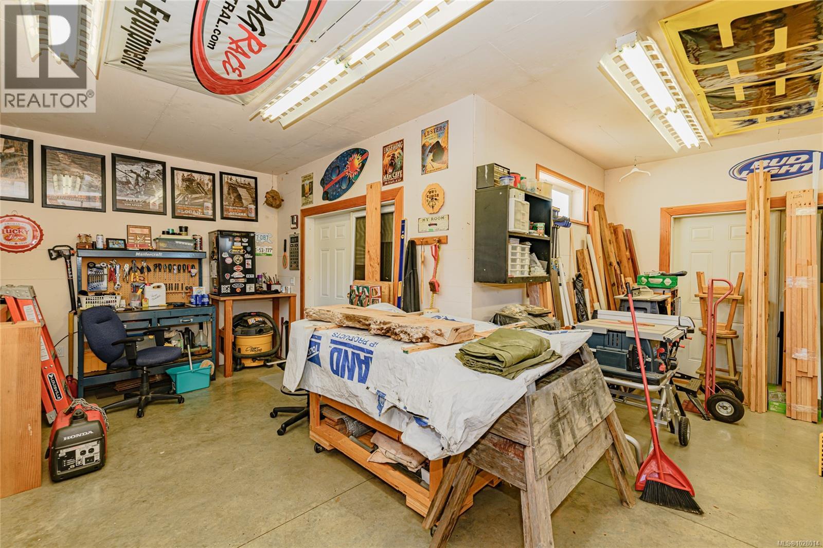 460 BUNDOCK AVE - 34