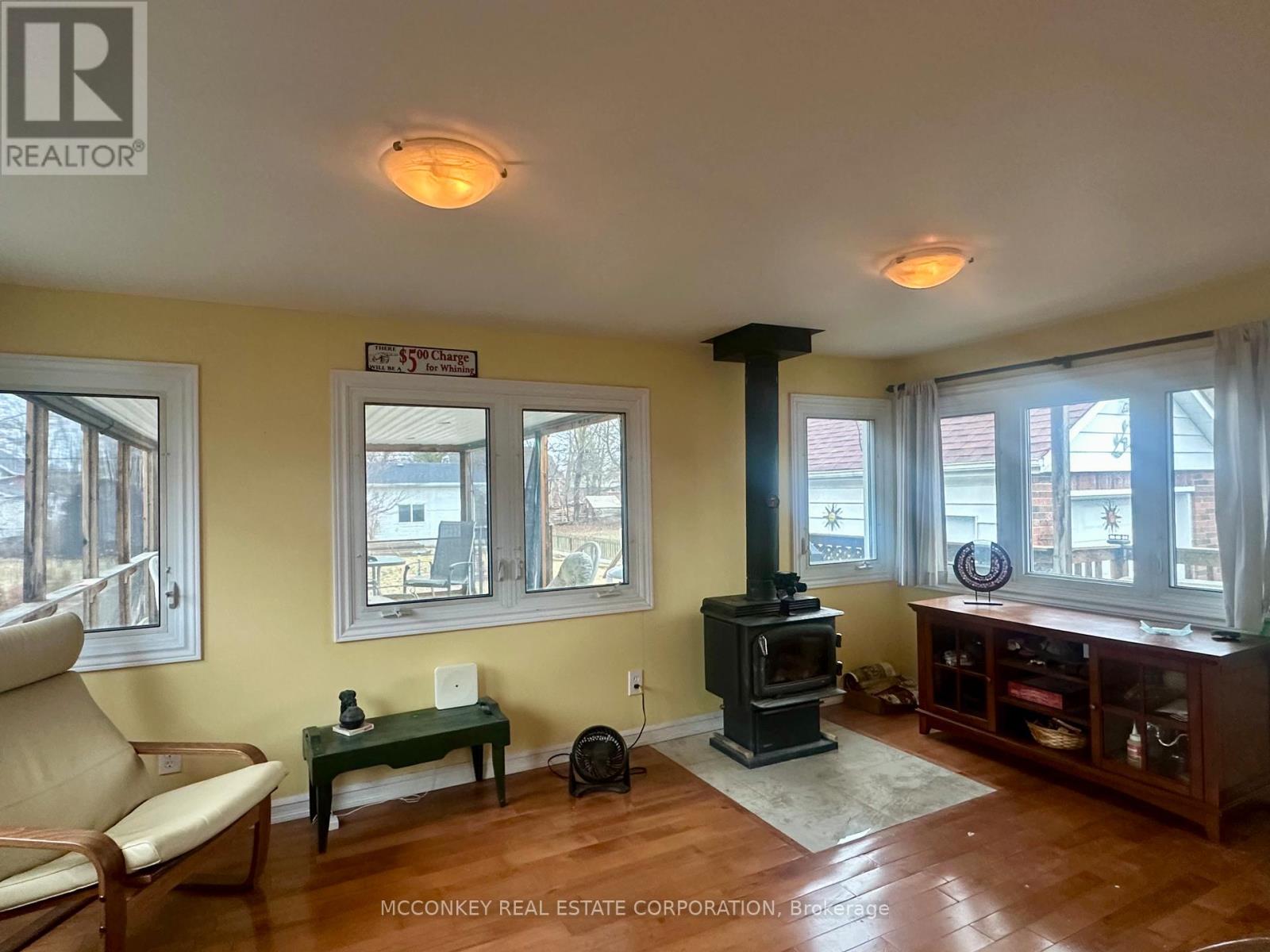 320 MCKELLAR STREET - 4
