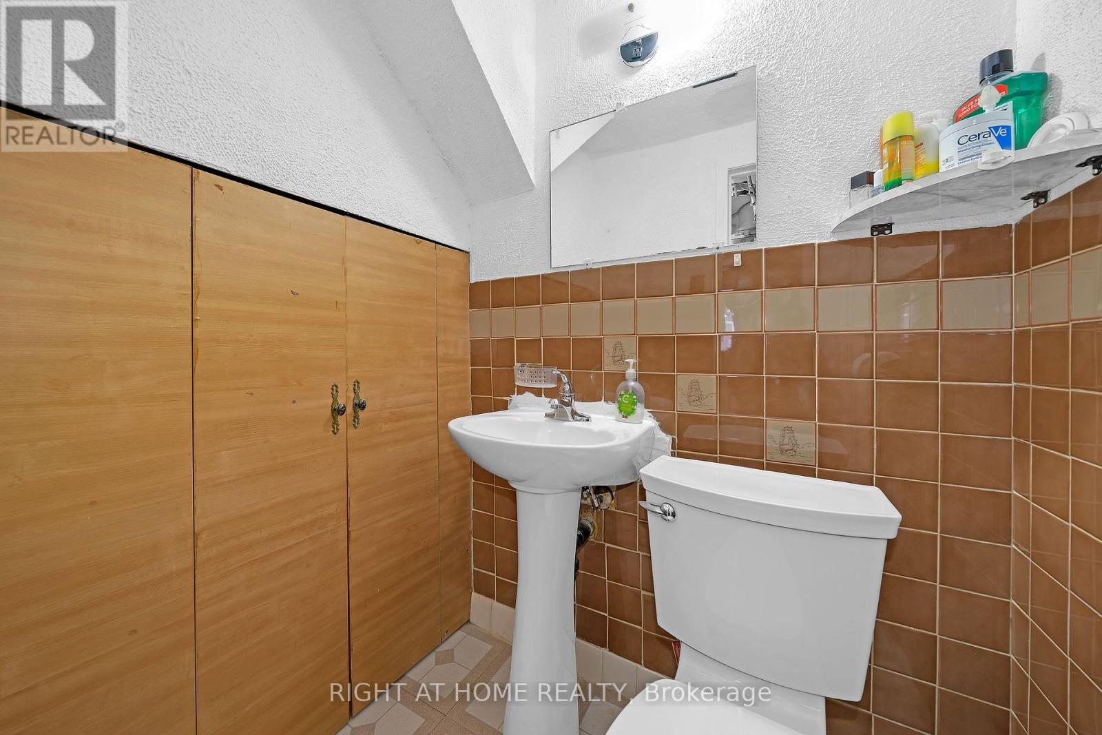 #101 2901 JANE STREET - 15