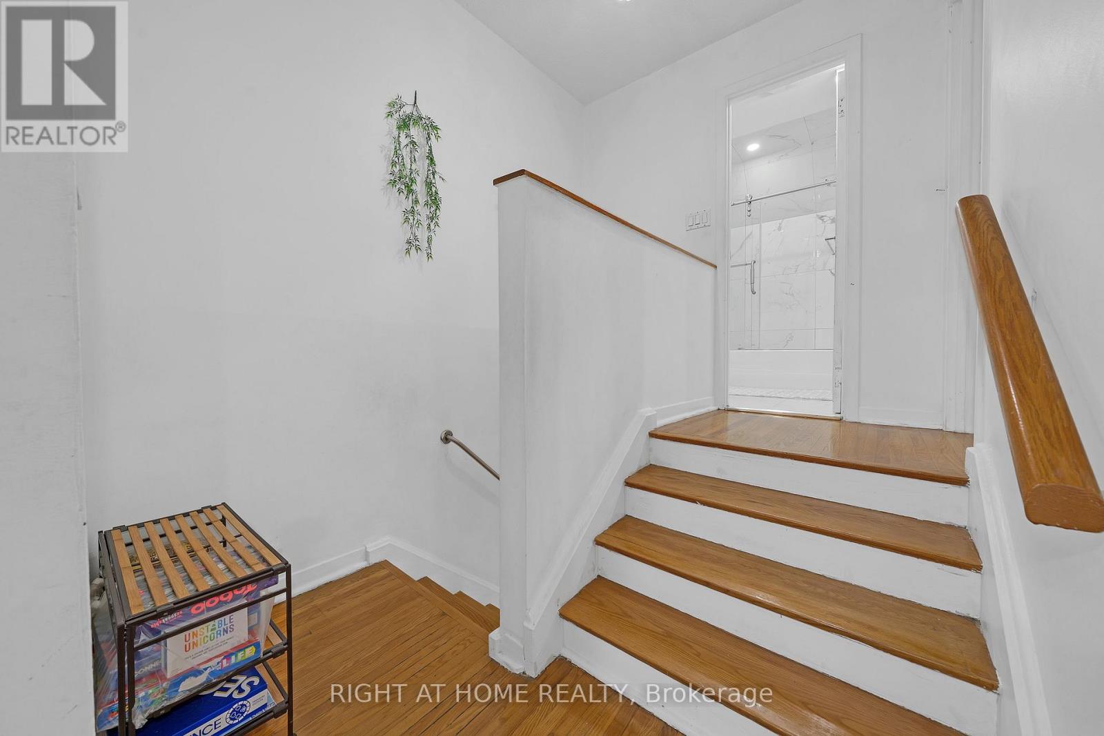#101 2901 JANE STREET - 17