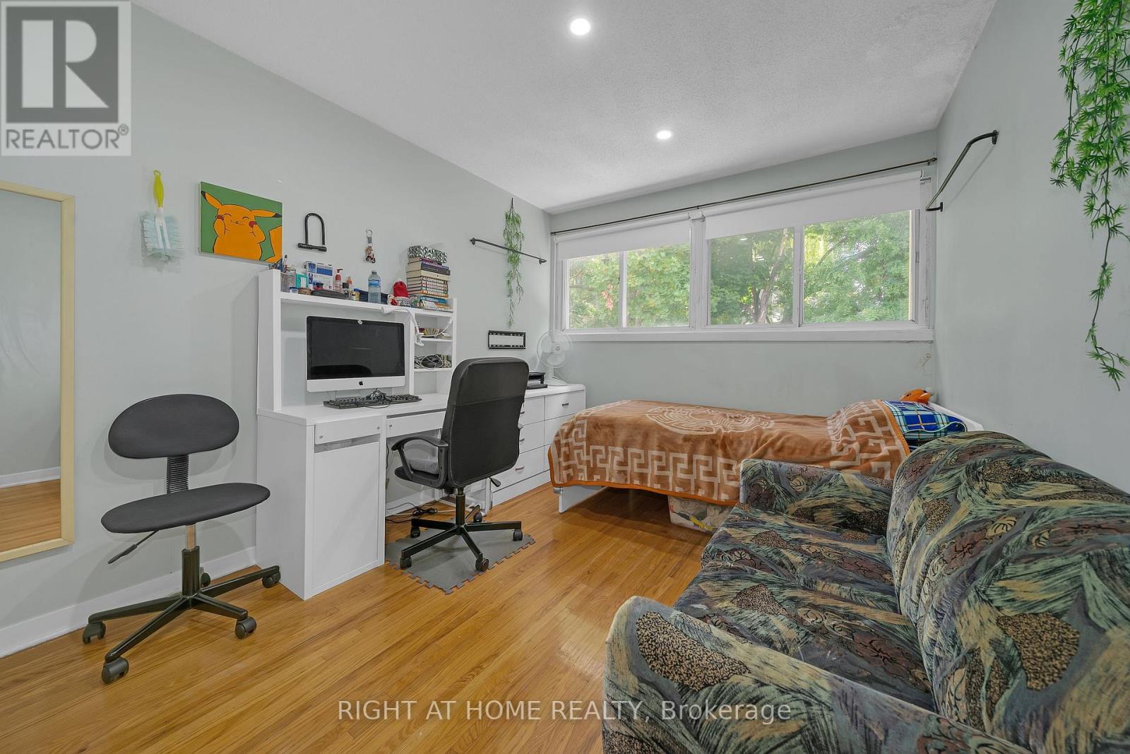 #101 2901 JANE STREET - 19